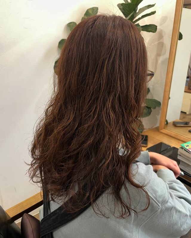 明日

　9時→カットのみ
　10時30分→カットカラー等
　14時→カットカラー等
　16時カットのみ

ご予約可能です◎お問い合わせ下さいませ🙇‍♂️

ロングパーマスタイル🧑‍🦱

現在Canvasでは一緒に働いてくれる仲間を募集しております。
正社員スタイリスト、パートスタイリスト、パートアシスタント、幹部候補を随時募集中です。
働き方などは出来るだけ柔軟に合わせて行きたいと思っております。
興味ある方はお気軽にお問い合わせ下さいませ！！
・
・
・
・
 #恵庭美容室#千歳美容室#北広島美容室#恵庭 #千歳#北広島#長沼
#テラカラー#白髪を活かすハイライト#大人世代のハイライト
#ラッシュリフト#ヴィラロドラ
#デジタルパーマがオススメのサロン
#marrb#縮毛矯正が得意なサロン#スロウ#ヘッドスパ#髪質改善ストレート#アンチエイジング #アディクシーカラー#髪質改善#ヘアケアサロン#ウルティアトリートメント#脱白髪染め#ヘアエステ

#サロンモデル募集中#スタッフ募集中#tokikata
・

・
恵庭市の美容室Canvasです✂︎
ヘアケア、パーマスタイルや縮毛矯正が特にオススメのサロンです♩
ご予約はHP、LINEからも受付可能
★お気軽にお問い合わせください★
不定休/☎︎0123-25-9993
📍アクセス***恵み野駅徒歩10分。
モスバーガーとしまむらの向い側です☺︎
代表/スタイリスト 前田